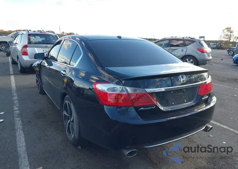 2015 Honda Accord Touring z USA, uszkodzony, nr VIN 1HGCR3F91FA005237